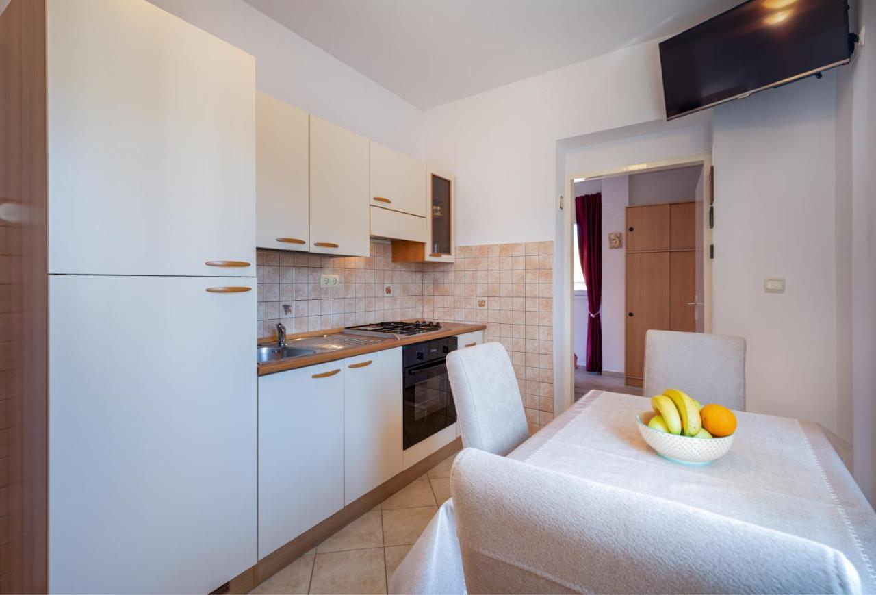 Cozy 1-Bedroom Apartment Near The Center Of โตรกีร์ ภายนอก รูปภาพ