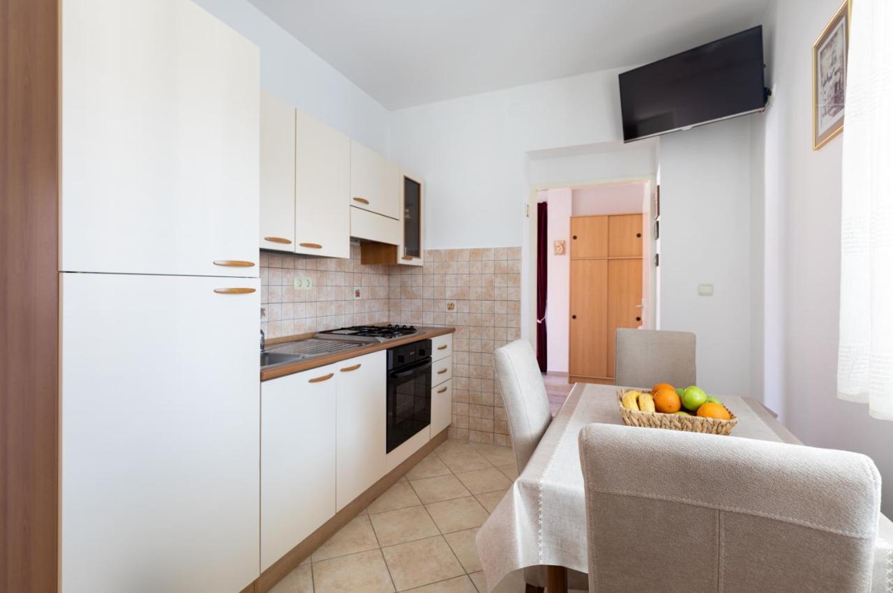 Cozy 1-Bedroom Apartment Near The Center Of โตรกีร์ ภายนอก รูปภาพ