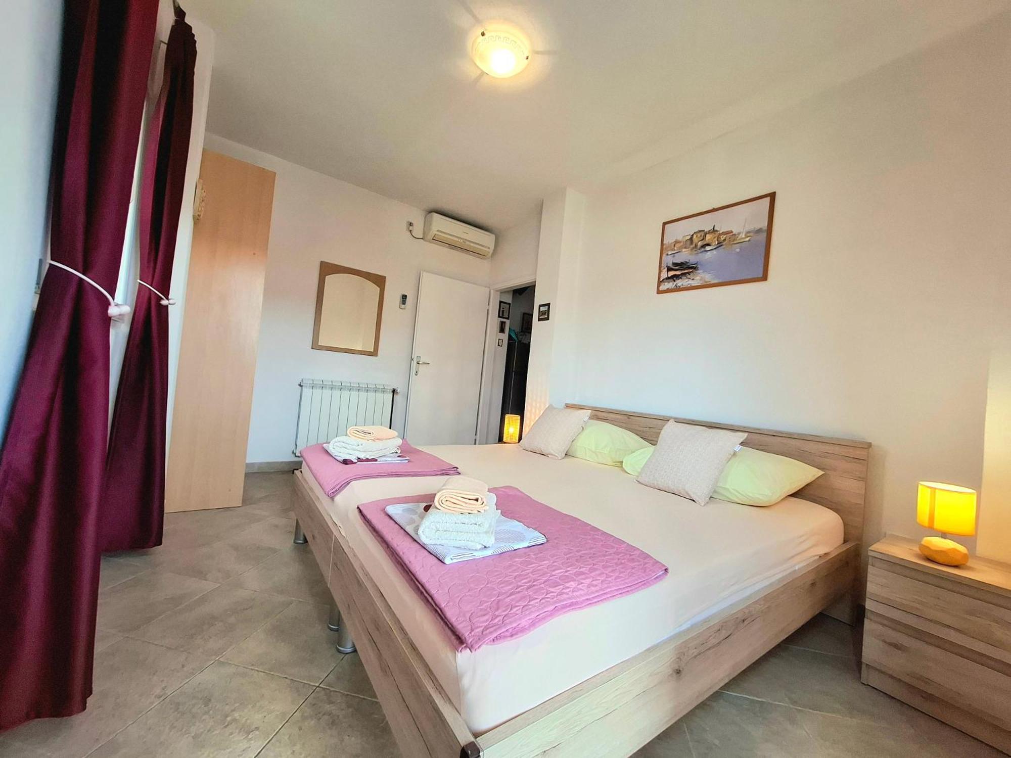 Cozy 1-Bedroom Apartment Near The Center Of โตรกีร์ ภายนอก รูปภาพ