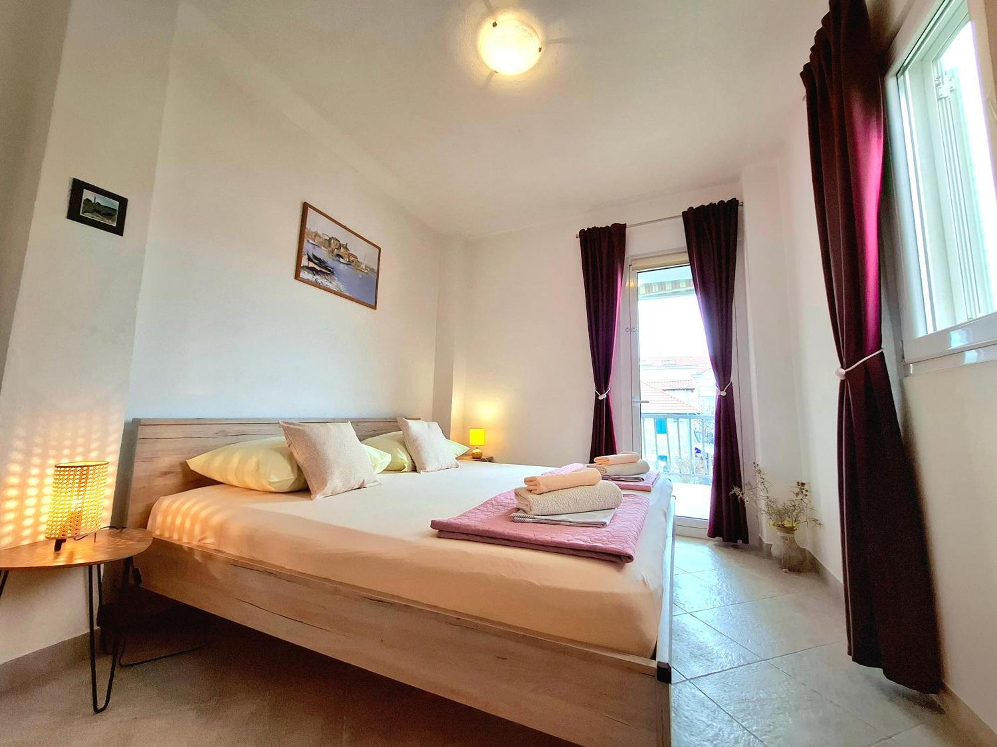 Cozy 1-Bedroom Apartment Near The Center Of โตรกีร์ ภายนอก รูปภาพ